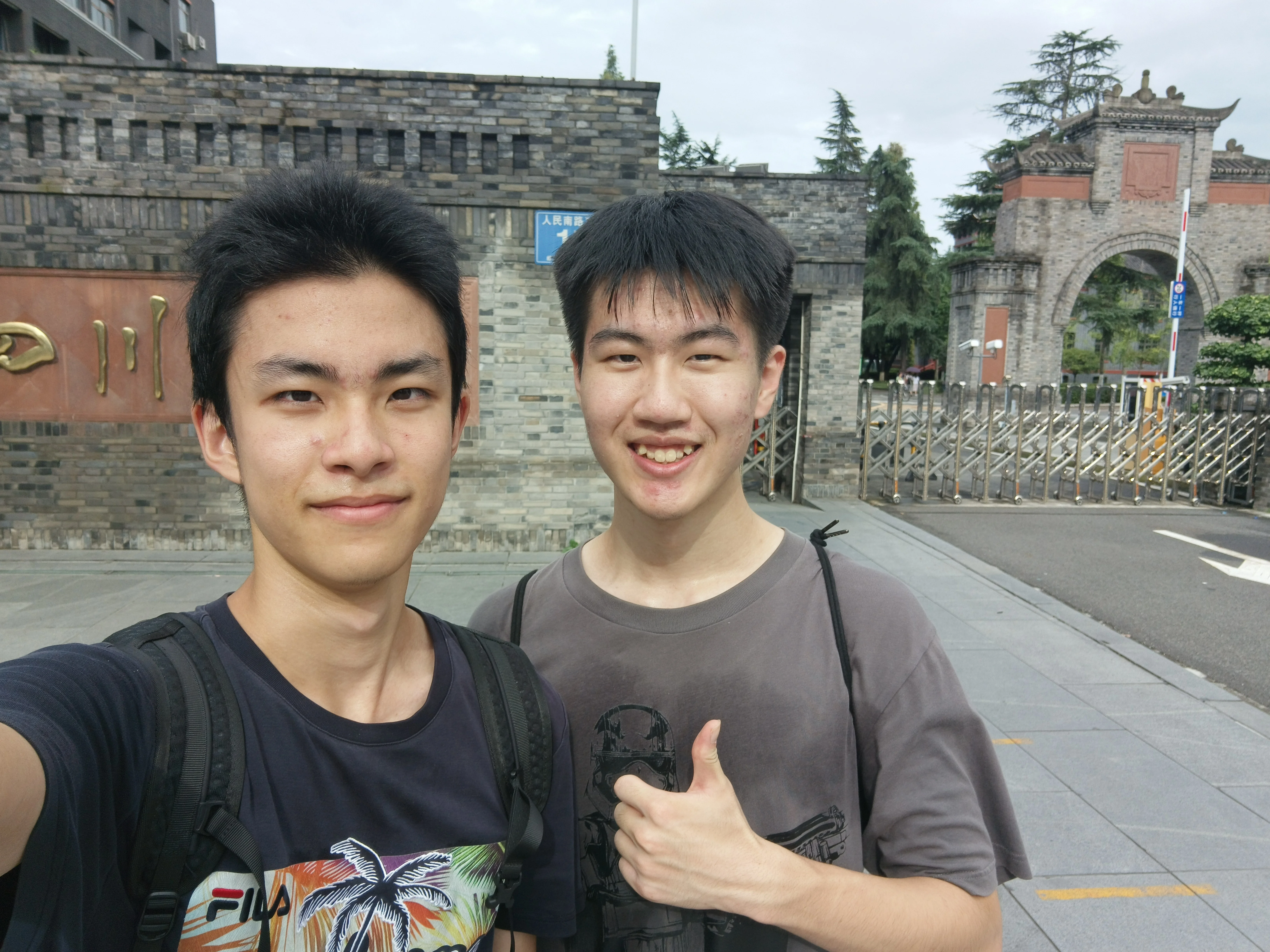 merely一年，我的发际线变高了