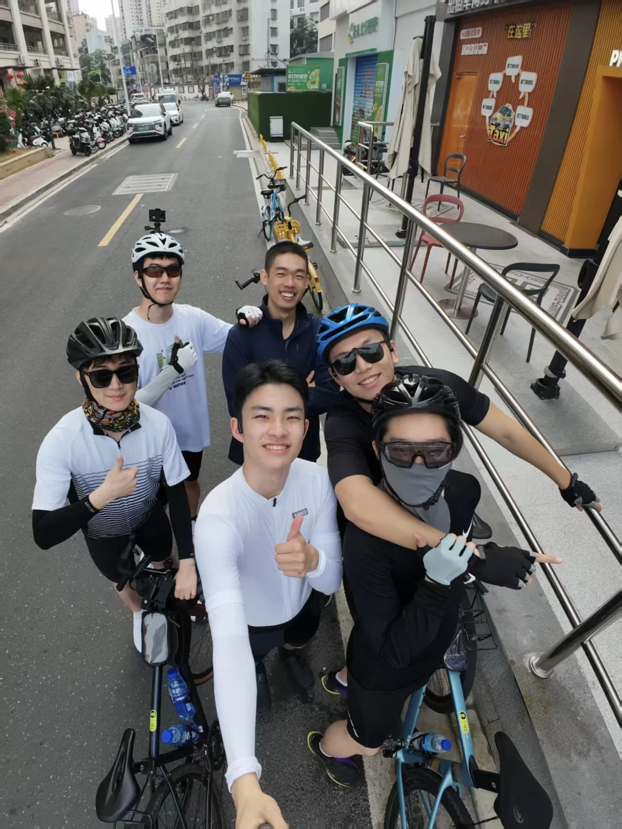 图片拍摄于临出发前,刚在汉堡王吃完早餐,第一次见识到了咸鱼的强大,超级划算的一早餐